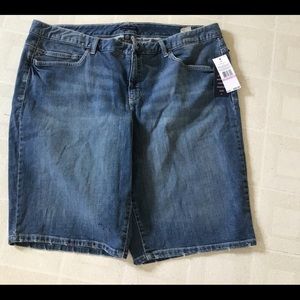 New Tommy Hilfiger jean shorts sz 22 Plus